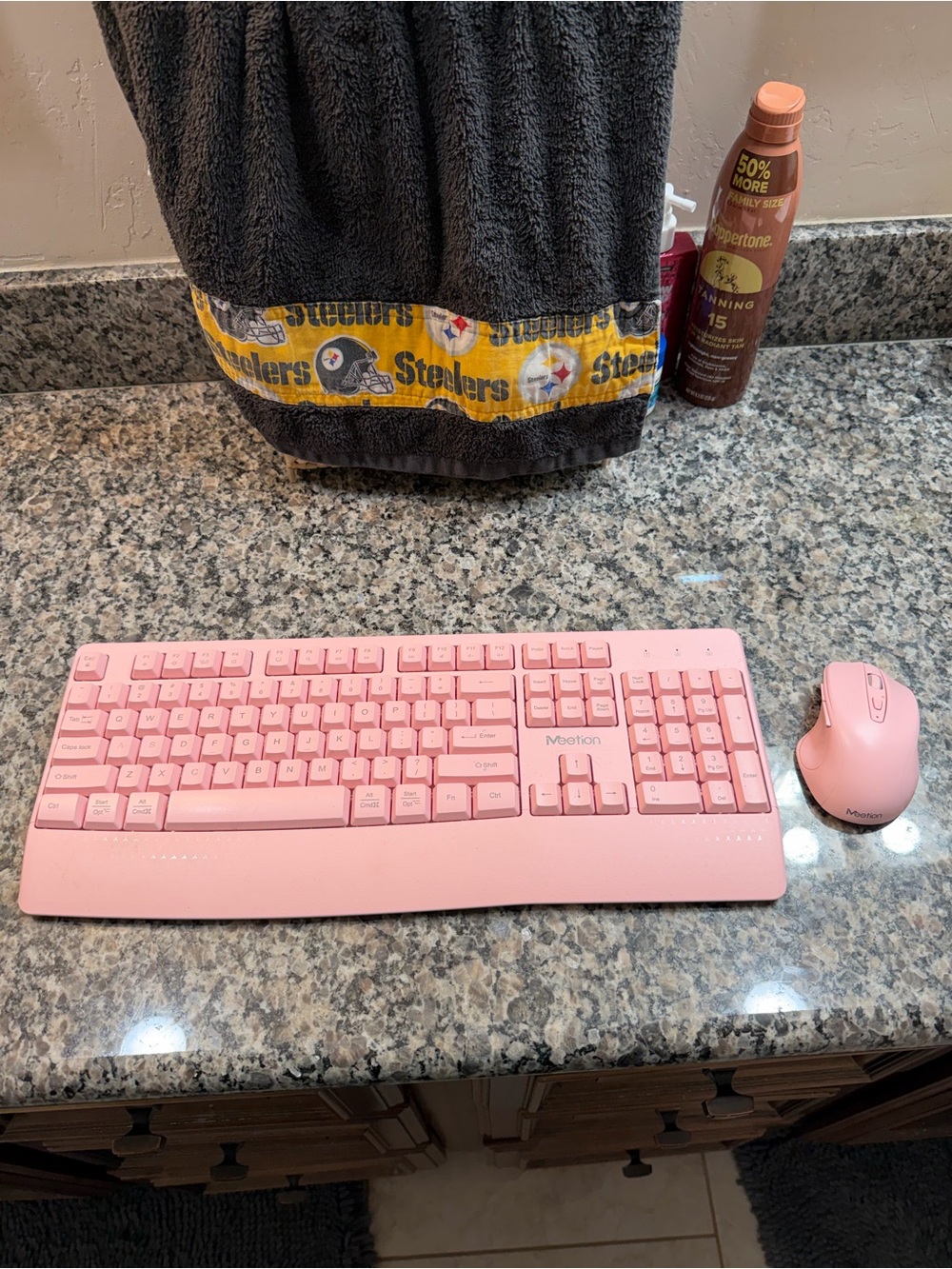 USB Meetion Wireless Pink Keyboard with 10 Key and Mouse